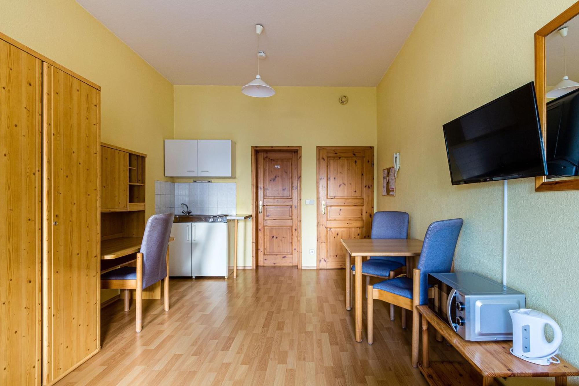 Apartmenthaus In Chemnitz Fuer Monteure Exterior photo